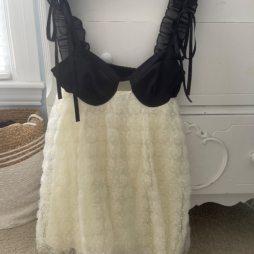MICAS Frill Strap Floral Lace Backless Dress-Mini